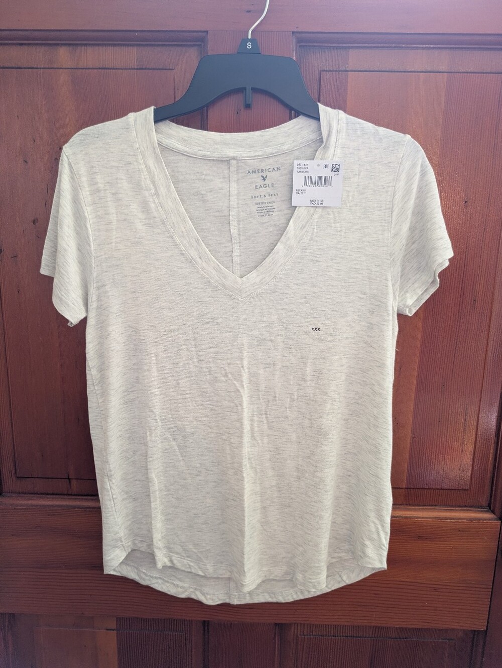 Three NWT American Eagle V-necks T Shirts Size XXS